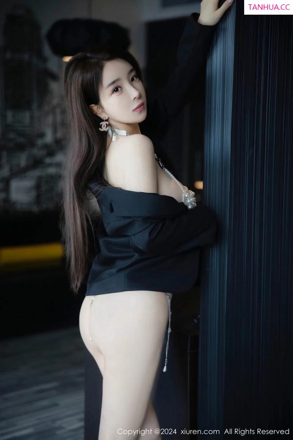   [XiuRen]高清写真图 2024.01.10 No.7939 雨儿baby 美腿妩媚第21张图片